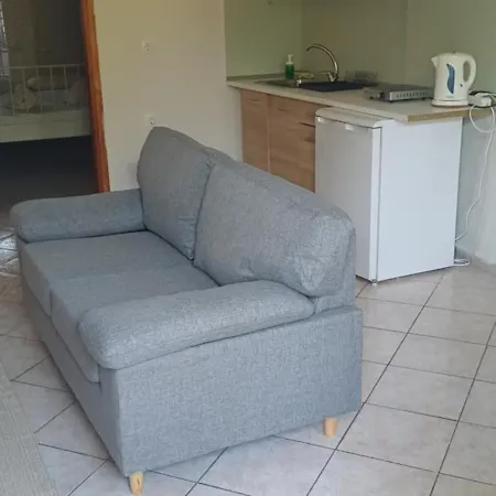 Simplicity At Iris Psakoudia